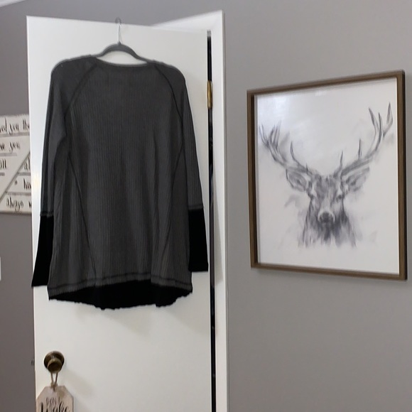 IN LOOM Raw edge thermal long sleeve top NWT Size Small - Picture 4 of 16